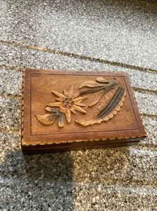 Hand carved wooden box Stanislaw Tokarz Krosna Rzezbiarstwo w drewnie - Picture 1 of 5
