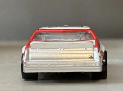 CARRO DE CARRERAS FUNDIDO A PRESIÓN ACCIÓN 1:64 #3 BLANCO Y ROJO CRC PRODUCTOS QUÍMICOS DE ALTO RENDIMIENTO Foto 1 de 4