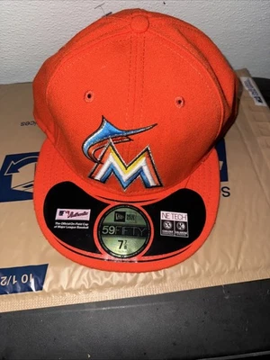 Chapéu de beisebol New Era 59Fifty FLORIDA MARLINS com adesivo tamanho 7 7/8 laranja - Imagem 1 de 4