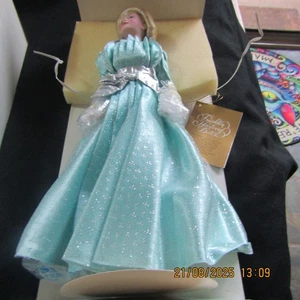 Franklin Heirloom Doll Beautiful Blue Outfit app. 36 cm Long - Picture 1 of 9