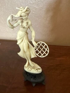 "Estatuilla de mujer asiática vintage hecha en Italia 5,25"" resina arriesgada" - Imagen 1 de 2