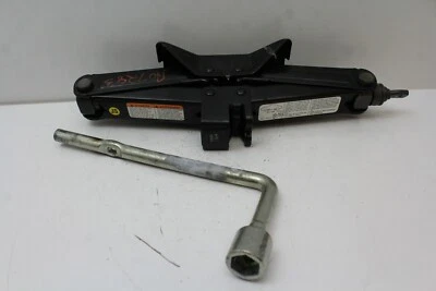 04 05 06 07 08 SUZUKI FORENZA JACK AND LUG WRENCH  - Image 1 of 2