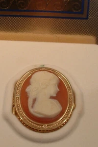 Estee Lauder Solid Perfume Compact - 1996 "Cameo" Mint in Box - Picture 1 of 1