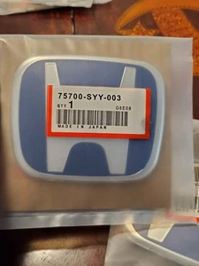 75700-SYY-003 BLUE Emblem Front H Fits Honda CIVIC - Picture 1 of 1