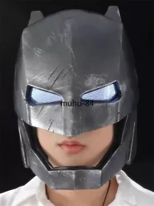Casco de armadura pesada Batman máscara LED 1:1 portátil FRP cosplay utilería réplica regalo - Imagen 1 de 10