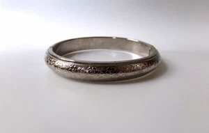 Vintage Silver Tone Floral Etched Bangle Bracelet - Picture 1 of 4