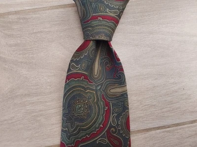 Oleg Cassini Green/Red Paisley Italian Silk Tie made in USA.    Size 58x3 5/8 - Image 1 of 4