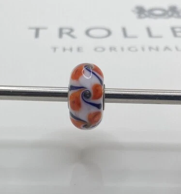 Cuentas de flores de porcelana Trollbeads Foto 1 de 4