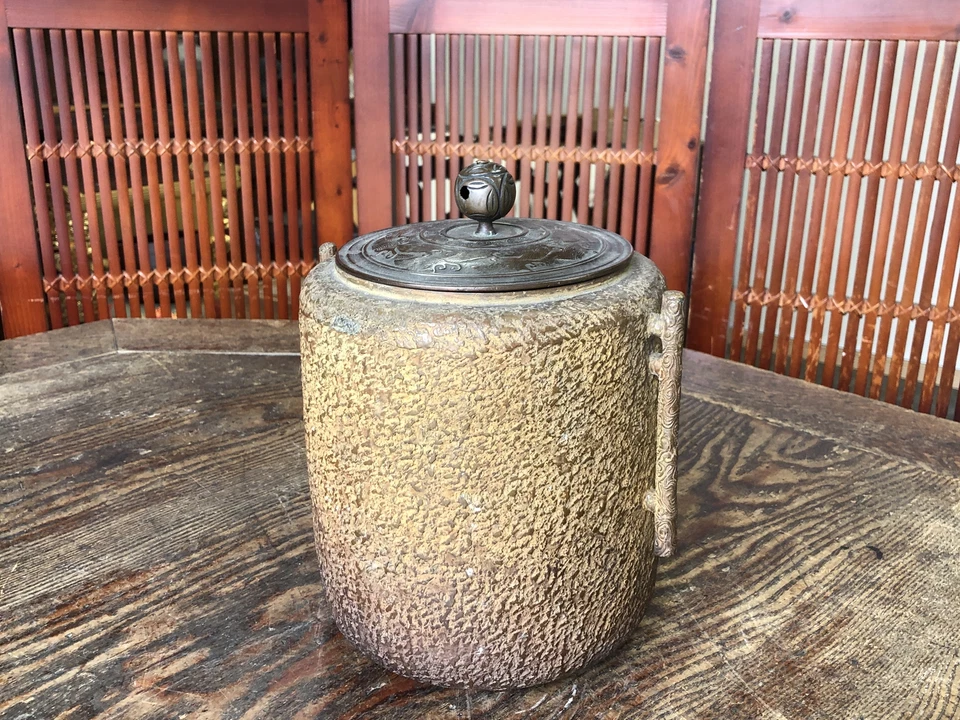 Y3402 CHAGAMA Tubo Hierro Patrón Onda Tapa Japonesa Ceremonia del Té Tetera Japón Foto 1 de 4