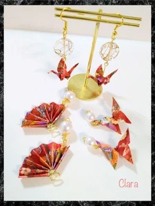 Kyo-Yuzen Origami Crane and Butterfly Fan Set with Earrings (Red and Gold) - Picture 1 of 6