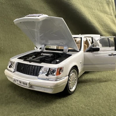 1:24 Mercedes Benz W140 mit Licht & Sound Funktion Neu mit OVP - Bild 1 von 4