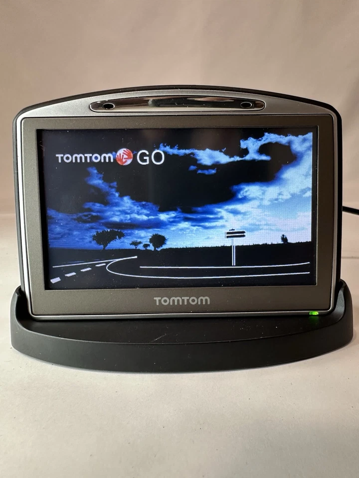 TomTom GO 720 GPS Navigation System Bundle – with Dock & USB Cable - Image 1 of 4