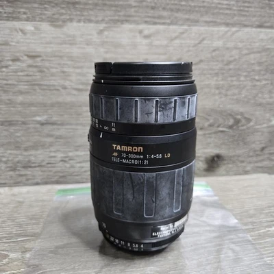 Tamron AF 70-300mm 1:4-5.6 LD Tele-Macro(1:2) Zoom Camera Lens - Image 1 of 4