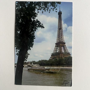 Eiffel Tower River Tour Boat Paris France Unposted Postcard - Picture 1 of 3