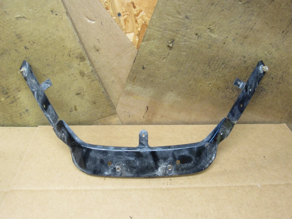 Suzuki Cavalcade GV1400 1987 parabrisas parabrisas montaje de moldura Foto 1 de 4