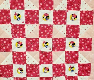 New Hand Made & Hand Quilted "Minnie Mouse" Pattern Patchwork Baby Quilt - Picture 1 of 11