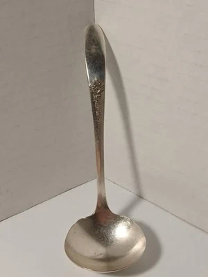 antiguo cucharón de servir Tudor de plata hecho en la comunidad ONEIDA Foto 1 de 3