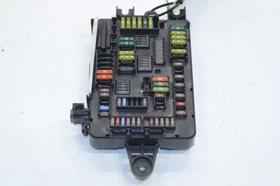 BMW 328i xDrive 2013-2016 SULEV 2,0 L AWD caja de relé de fusibles de distribución de energía trasera Foto 1 de 4