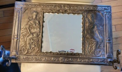 ESPEJO COLGANTE DE PARED ORNAMENTADO MADERA GRABADA METAL GÓTICO ANTIGUO RARO con ganchos  Foto 1 de 4