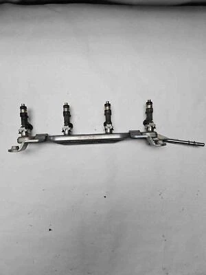2013 14 15 16 17 18 19 NISSAN SENTRA 1.8L Fuel Injection Rail and Injectors - Image 1 of 3