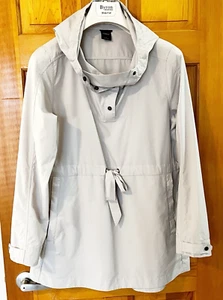 Nau Damen Jacke Windbreaker Gr. M beige Kapuze leichter packbarer Pullover - Bild 1 von 9