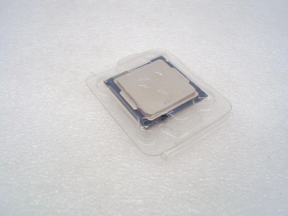 Intel Core E3 1270 V3 SR151 3.50GHZ LGA1150 Quad Core Workstation CPU Processor - Image 1 of 3