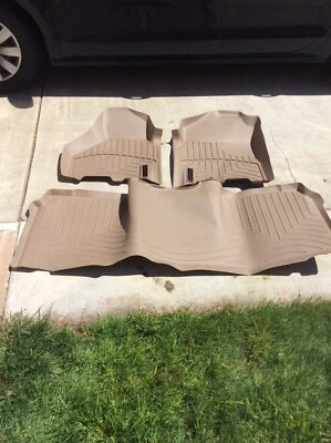 Forro de piso WeatherTech para Dodge Ram 2500/3500 Mega - 10-12 - 1ª/2ª fila bronceado Foto 1 de 4