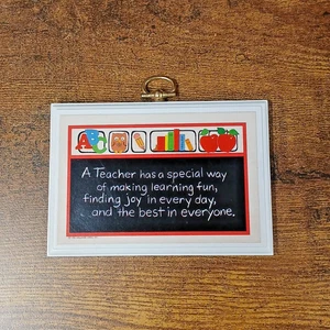 Placa de pared colgante Hallmark Teacher 1981 vintage 4,4x3,25"  - Imagen 1 de 3