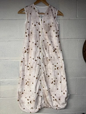 Saco de dormir Little Couture de Minky Couture estrellas y lunas doradas envoltura 2T-3T  Foto 1 de 3