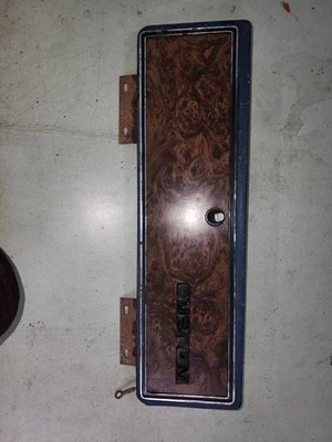 Puerta guantera Ford serie F 73-79 Foto 1 de 2