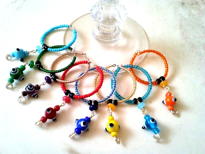 Dijes de copa de vino de piedra multicolor hechos a mano (juego de 8) Foto 1 de 4