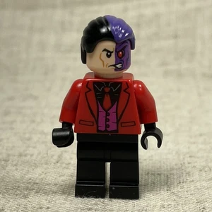 LEGO Two-Face Batman DC Comics Super Heroes Minifigure 76122 - Picture 1 of 5
