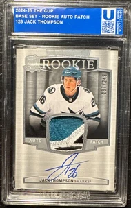 2024-25 UD The Cup Hockey Jack Thompson Auto Patch RPA 237/249 Sharks Encased - Afbeelding 1 van 2