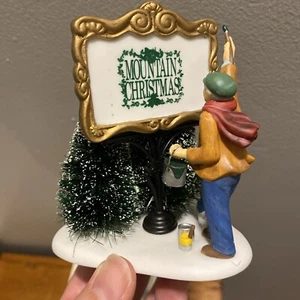 Letrero artista Dept 56 Heritage Village pintura nuestro propio pueblo con árbol de Navidad - Imagen 1 de 14