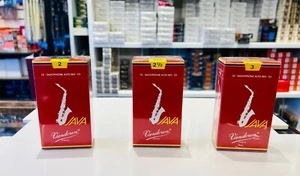 Vandoren Java Filed Red cut reed Alto saxophone Strength 2.5  3  3.5 1pack(10ea) - Picture 1 of 1