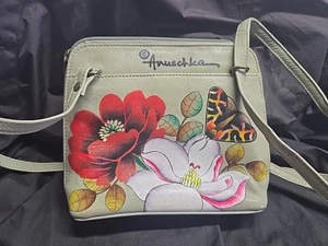 anuschka handbemalte Lederhandtaschen Blumen und Schmetterling - Bild 1 von 4