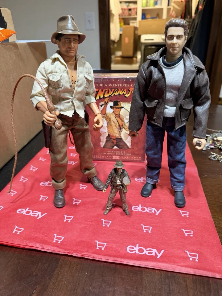 Lote de 3 figuras y pantalla ancha de Indiana Jones - Mutt Williams conjunto de 4 DVDs Foto 1 de 4
