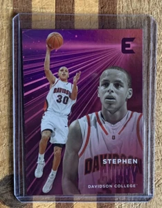 Selecciones del draft 2022 Panini Chronicles Essentials Stephen Curry #21 - Warriors - Imagen 1 de 2