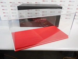 TECLC18001B Luxcase teca con base in similpelle per modelli scala 1/18 - Picture 1 of 4