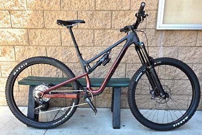 2023 Rocky Mountain Altitude C50 29" wheels Med Full Suspension Enduro Carbon - Image 1 of 4