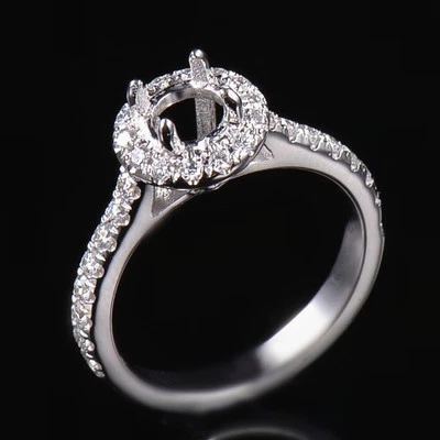 Anillo de compromiso de diamantes naturales de oro blanco de 18 quilates con montura redonda de 6,5 mm Foto 1 de 4