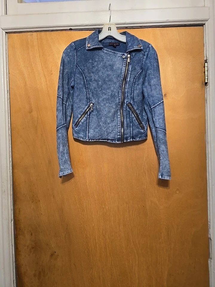 Jaqueta jeans feminina tamanho Xs SOFT da Material Girl - Imagem 1 de 3