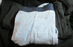 Juego de tres (3) calzoncillos ""Hanes"" extra grandes para hombre colores 2 negros, 1 azul - Imagen 1 de 3