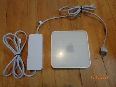 Apple Mac mini MB391JLYL2 - Image 1 of 3