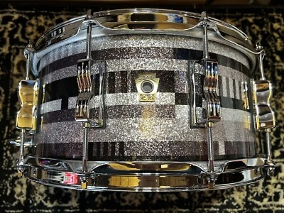 Ludwig 6.5" x 14" Classic Maple Snare Drum - Digital Sparkle - Image 1 of 4