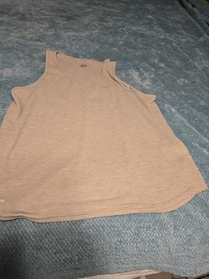 Camiseta Nike Dri-Fit para mujer, talla mediana color avena Foto 1 de 3