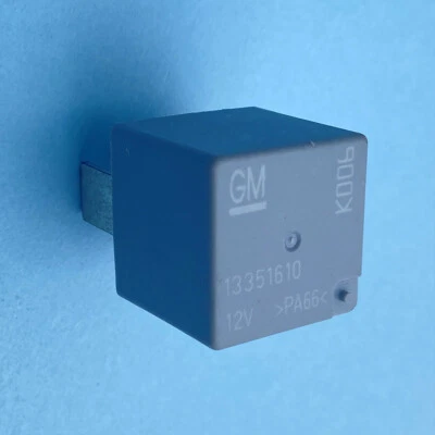 1PC GM 13351610 12VDC Power Relay 4Pins - Image 1 of 4
