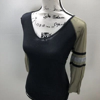 Camisa Pullover Negra Manga 3/4 Cuello en V BILLABONG PARA Mujer Talla Pequeña Pequeña Pequeña Foto 1 de 4