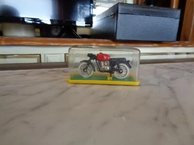 VINTAGE 1970s MIGNON MODEL ART. 11 GUZZI STORNELLO 160cc  1/24  MOTORCYCLE NIB - Image 1 of 4