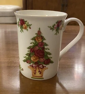Vintage Royal Albert alte Landrosen Weihnachtsbaum Becher Tasse Knochen China - Bild 1 von 6